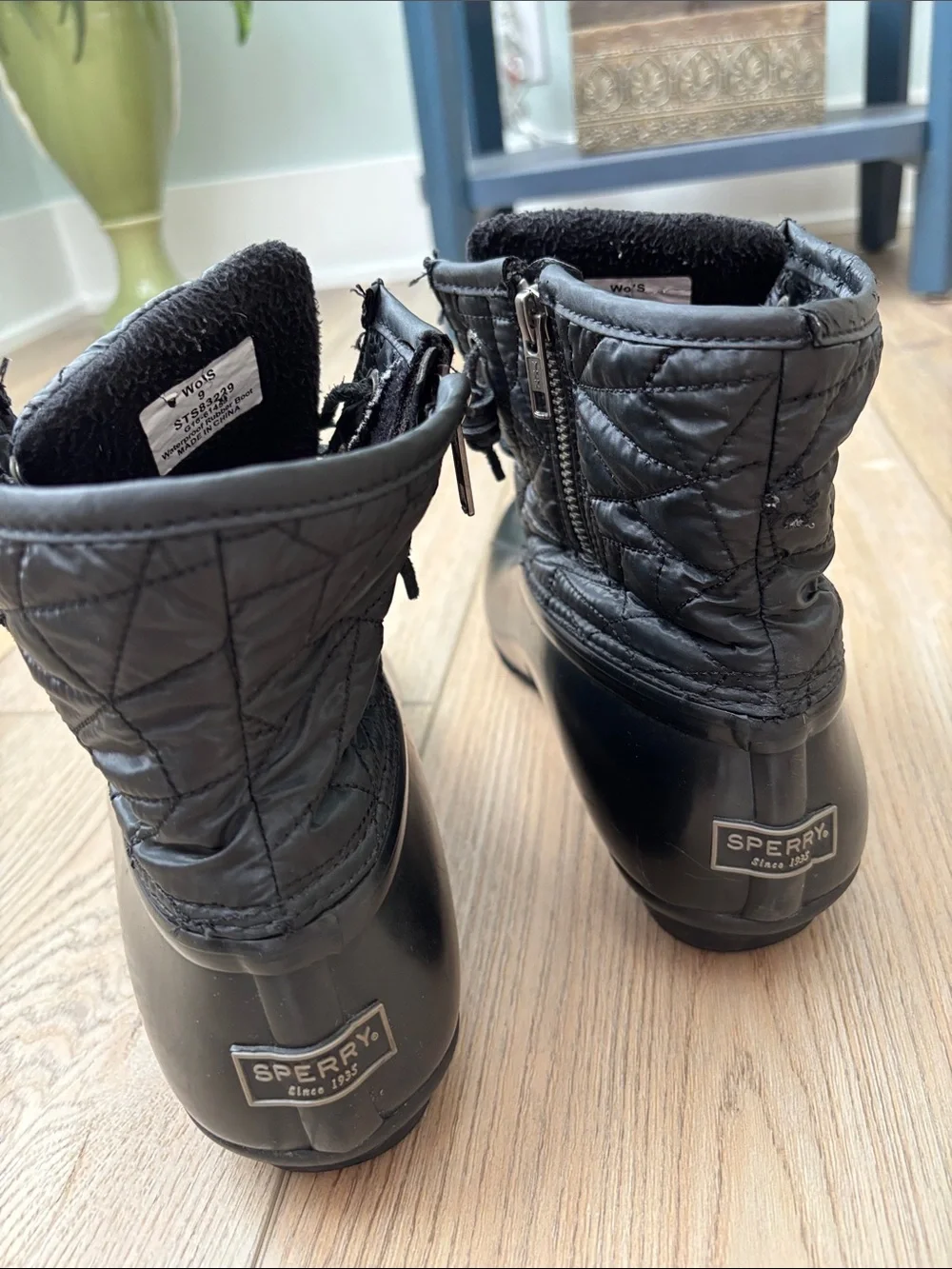 Sperry Waterproof Duck Boots Quilted Black SZ 9 Gorpcore Cozy Preppy Monochrome